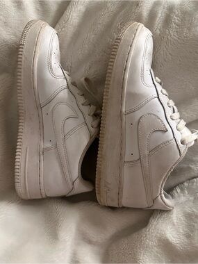 Women’s Classic White Leather Sneakers